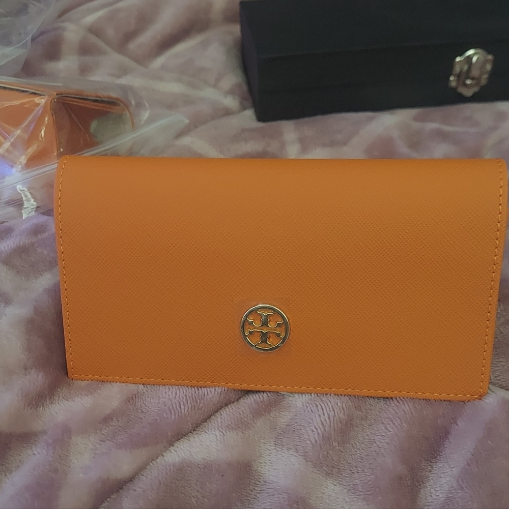 TORY BURCH Sunglasses
